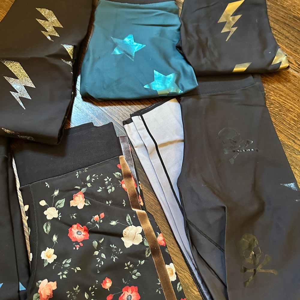 7 pairs of Ultracor Leggings - Picture 4 of 4